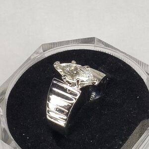 Roman Elegant Silver Tone Women's Ring